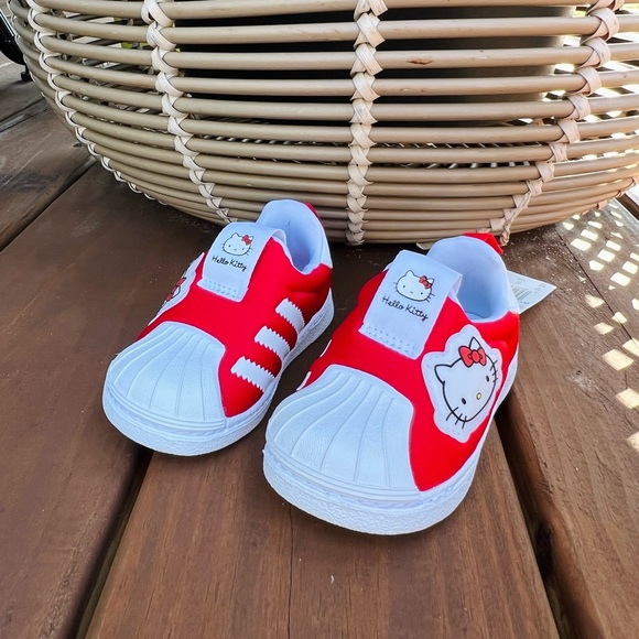 ♥️Hello Kitty ♥️Adidas♥️New - size 4 - Picture 5 of 7